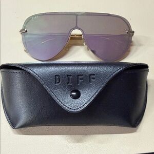 Diff Eyewear Purple Gradient Lens Aviator Sunglasses with Black Case